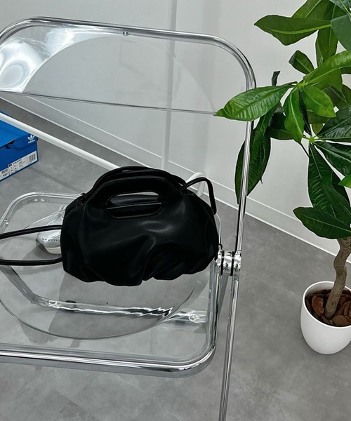 Chiina（チーナ）の「Chiina/2way ショルダーハンドバッグ（ショルダーバッグ・レディース・カーキ/ブラック/ライトベージュ/レッド・FREE）」の6枚目の写真