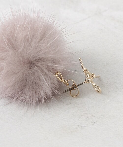 grove(グローブ)の「ファーリボン2WAYピアス(ピアス(両耳用)・レディース・ブラウン系その他/アイボリー/ライトグレー・00)」の6枚目の写真