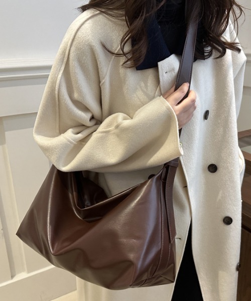 Teem Store(チームストア)の「【大容量】【A4対応】太ベルトワンショルダーバッグ レディース(ショルダーバッグ・レディース・ブラウン/キャメル/ブラック・F)」の11枚目の写真