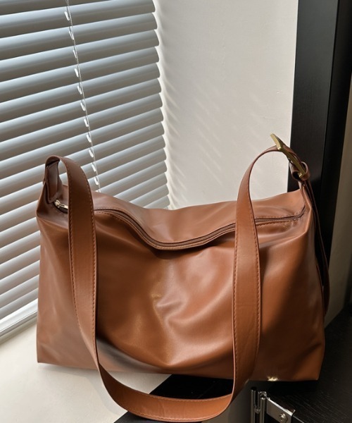 Teem Store(チームストア)の「【大容量】【A4対応】太ベルトワンショルダーバッグ レディース(ショルダーバッグ・レディース・ブラウン/キャメル/ブラック・F)」の5枚目の写真