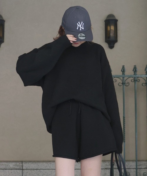 オーバーサイズクルーネックニットトップス＆ニットショートパンツ セットアップニット（セットアップ）｜Mili affinity（ミリアフィニティー）