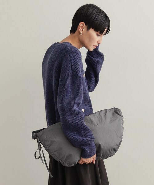 OPAQUE.CLIP（オペークドットクリップ）の「【2WAY／軽量】サイドドロストムーンミドルショルダー（ショルダーバッグ・レディース・ブラック/アイボリー/チャコールグレー・00）」の15枚目の写真