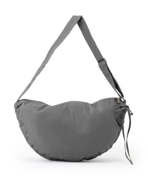 OPAQUE.CLIP（オペークドットクリップ）の「【2WAY／軽量】サイドドロストムーンミドルショルダー（ショルダーバッグ・レディース・ブラック/アイボリー/チャコールグレー・00）」の9枚目の写真