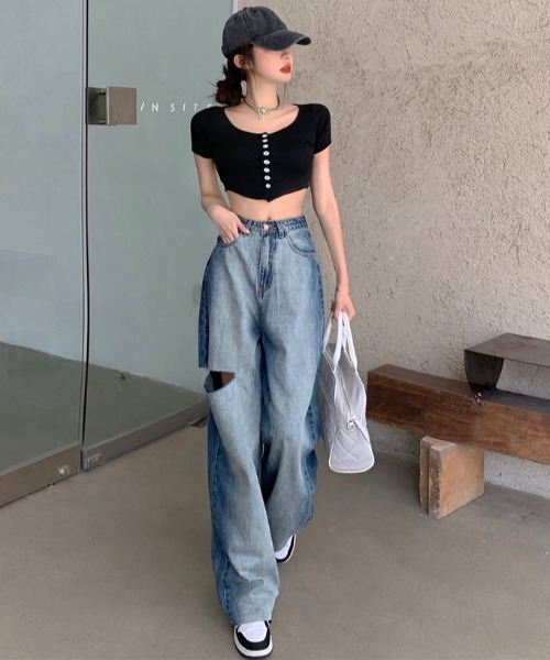 Mela(メラ)の「HWカットアウトワイドデニム(デニムパンツ・レディース・ブルー・L/S/M)」の2枚目の写真