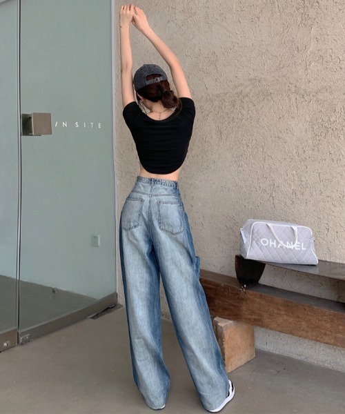 Mela(メラ)の「HWカットアウトワイドデニム(デニムパンツ・レディース・ブルー・L/S/M)」の4枚目の写真