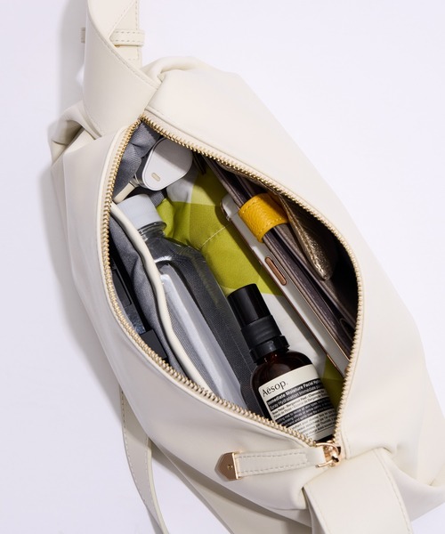 NICAL(ニカル)の「【本革】【NICAL】スクエアショルダーバッグ/554180(ショルダーバッグ・レディース・ブラック/アイボリー/ピンク・FREE)」の5枚目の写真