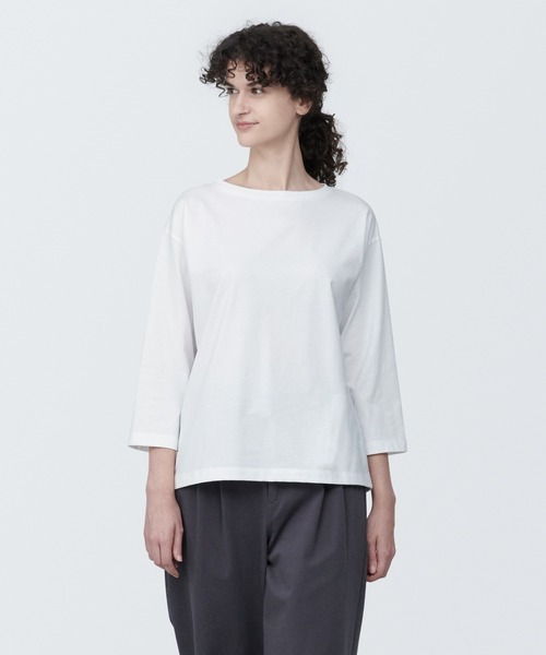 無印良品(ムジルシリョウヒン)の「婦人 天竺編みボートネック七分袖Tシャツ(Tシャツ/カットソー・レディース・ブラック/スモークピンク/ホワイト/ライトグレー/ダークグレー/スモーキーグリーン系/ブルー系・XS/XL/L/M/S)」の1枚目の写真