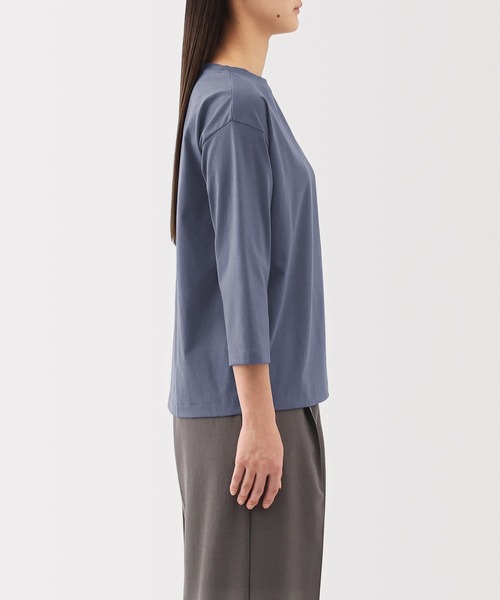 無印良品(ムジルシリョウヒン)の「婦人 天竺編みボートネック七分袖Tシャツ(Tシャツ/カットソー・レディース・ブラック/スモークピンク/ホワイト/ライトグレー/ダークグレー/スモーキーグリーン系/ブルー系・XS/XL/L/M/S)」の21枚目の写真