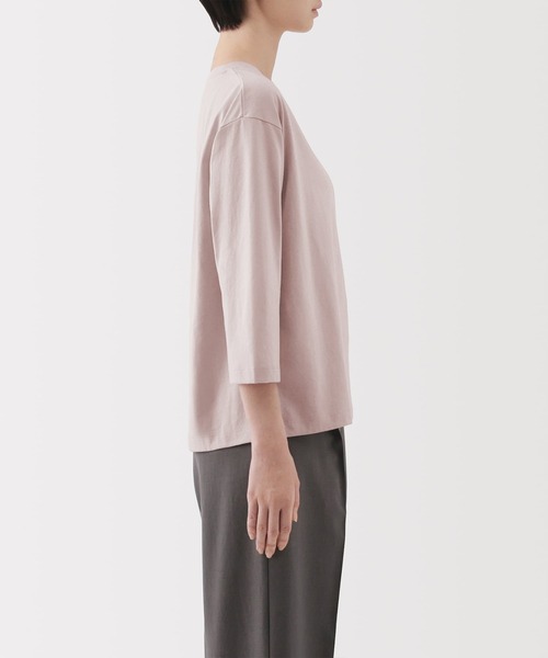 無印良品(ムジルシリョウヒン)の「婦人 天竺編みボートネック七分袖Tシャツ(Tシャツ/カットソー・レディース・ブラック/スモークピンク/ホワイト/ライトグレー/ダークグレー/スモーキーグリーン系/ブルー系・XS/XL/L/M/S)」の15枚目の写真