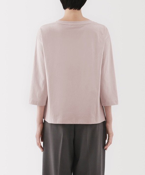 無印良品(ムジルシリョウヒン)の「婦人 天竺編みボートネック七分袖Tシャツ(Tシャツ/カットソー・レディース・ブラック/スモークピンク/ホワイト/ライトグレー/ダークグレー/スモーキーグリーン系/ブルー系・XS/XL/L/M/S)」の16枚目の写真