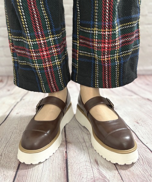 LUGG NAGG(ラグナグ)の「【maschietta】【3E】プラットフォームメリージェーン【厚底】(パンプス・レディース・ネイビー/オフホワイト/ブラック/ダークブラウン/ブラック×ブラック・S/M/L/LL)」の4枚目の写真