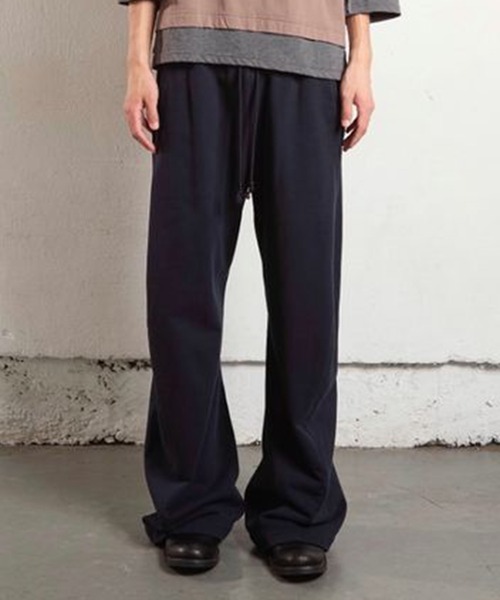 NVRFRGT(ネヴァーフォーゲット)の「3D TWISTED LOUNGE WIDE PANTS(スウェットパンツ・メンズ・ブラック/ブラウン・2/1)」の2枚目の写真