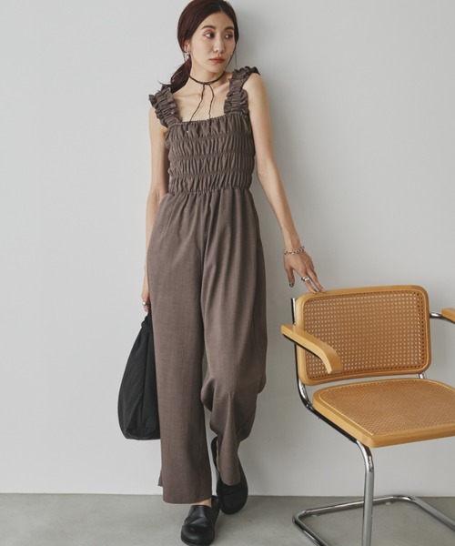 Auntie Rosa Holiday(アンティローザホリデー)の「シャーリングサロペット(サロペット/オーバーオール・レディース・ブラック/ブラウン・FREE)」の12枚目の写真