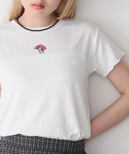 sanrio(サンリオ)の「【My Melody × forksy.】フロント刺繍 コンパクト メロウ半袖Tシャツ(Tシャツ/カットソー・レディース・ピンク/オフホワイト/ブラック・FREE)」の2枚目の写真
