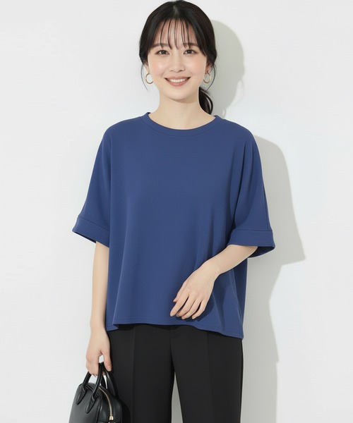 coca(coca)(コカ)の「\再入荷/ エンボスコンパクトトップス(Tシャツ/カットソー・レディース・ブラック/ライトベージュ/ダークブルー・S/M/L)」の3枚目の写真