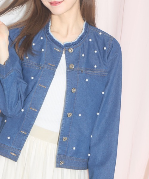 tocco closet（トッコ　クローゼット）の「【ZOZO限定】フリンジネック×パールライトデニムジャケット（デニムジャケット・レディース・ブルー/アイボリー/ライトブルー・M）」の3枚目の写真