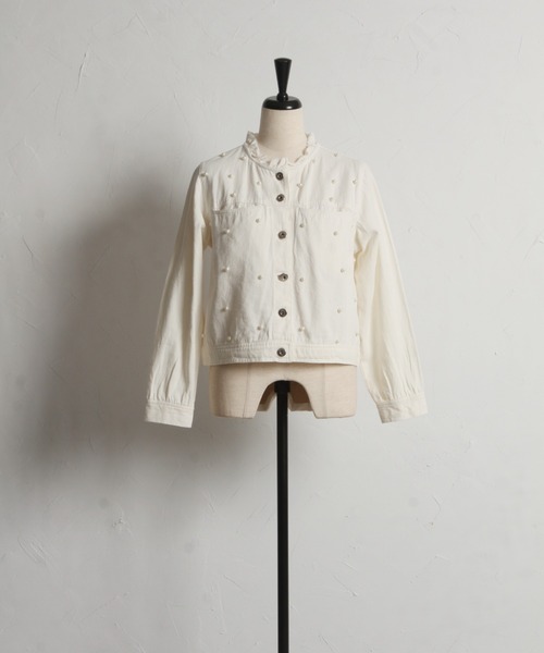 tocco closet（トッコ　クローゼット）の「【ZOZO限定】フリンジネック×パールライトデニムジャケット（デニムジャケット・レディース・ブルー/アイボリー/ライトブルー・M）」の5枚目の写真