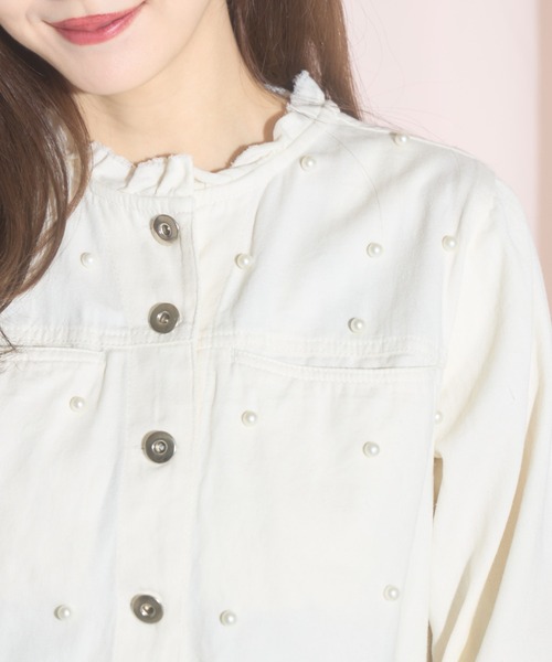 tocco closet（トッコ　クローゼット）の「【ZOZO限定】フリンジネック×パールライトデニムジャケット（デニムジャケット・レディース・ブルー/アイボリー/ライトブルー・M）」の22枚目の写真