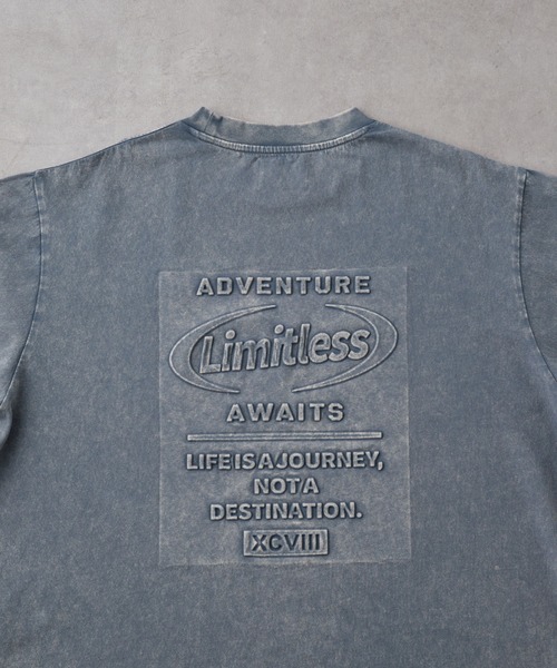 EMMA CLOTHES(エマクローズ)の「ヴィンテージ加工 ピグメント エンボスプリント半袖Tシャツ(Tシャツ/カットソー・メンズ・グレー/ブラック/ネイビー・M/L)」の13枚目の写真