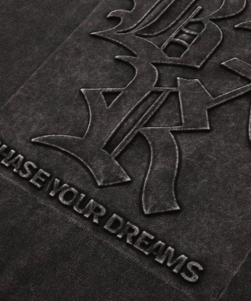 EMMA CLOTHES(エマクローズ)の「ヴィンテージ加工 ピグメント エンボスプリント半袖Tシャツ(Tシャツ/カットソー・メンズ・グレー/ブラック/ネイビー・M/L)」の16枚目の写真