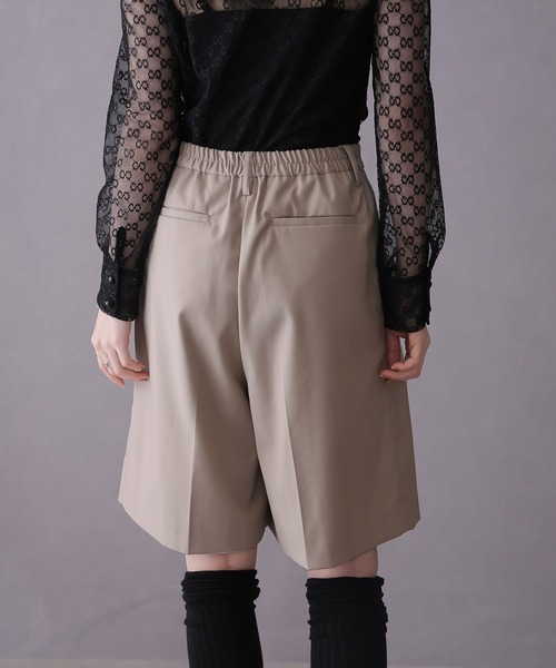 Doula Doula(ドゥーラドゥーラ)の「センタープレスタックハーフパンツ(その他パンツ・レディース・ブラック/ライトベージュ・マルチサイズ)」の6枚目の写真