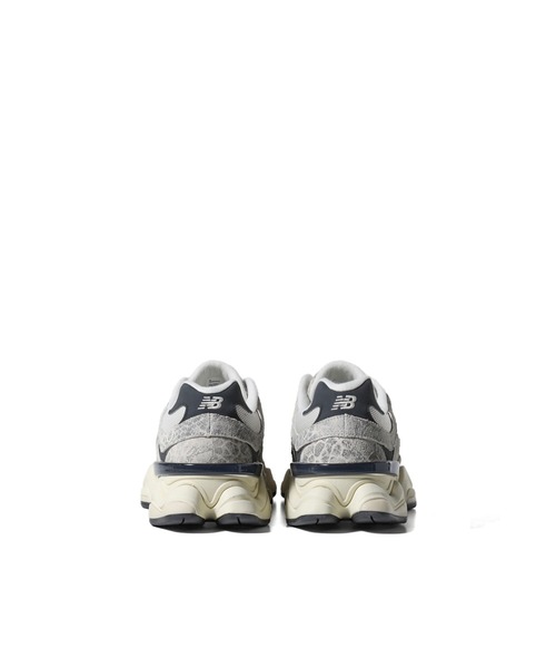 NEW BALANCE(ニューバランス)の「U9060(スニーカー・メンズ・ホワイト×グレー・27cm/28cm/28.5cm/29cm/30cm)」の5枚目の写真