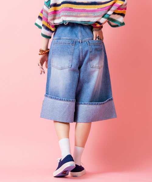 a.p.o.v.（エーピーオービー）の「a.p.o.v. ロールアップウォッシュドデニムバギーハーフパンツ（デニムパンツ・メンズ・ブルー/ネイビー・M）」の5枚目の写真