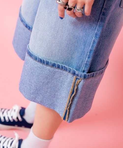 a.p.o.v.（エーピーオービー）の「a.p.o.v. ロールアップウォッシュドデニムバギーハーフパンツ（デニムパンツ・メンズ・ブルー/ネイビー・M）」の6枚目の写真