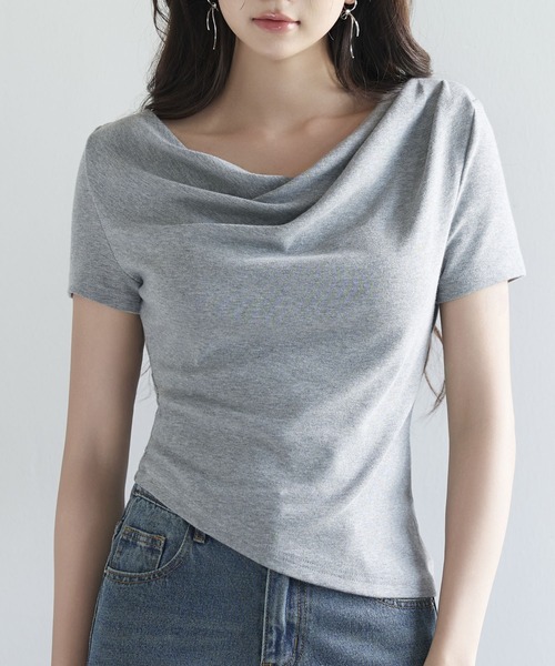 SAISON DE PAPILLON(セゾンドパピヨン)の「ドレープネックアシンメトリーカットソー【ZOZOTOWN限定アイテム】(Tシャツ/カットソー・レディース・チャコール/ホワイト/ブラック/グレー・フリー)」の3枚目の写真