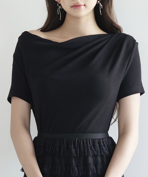 SAISON DE PAPILLON(セゾンドパピヨン)の「ドレープネックアシンメトリーカットソー【ZOZOTOWN限定アイテム】(Tシャツ/カットソー・レディース・チャコール/ホワイト/ブラック/グレー・フリー)」の16枚目の写真
