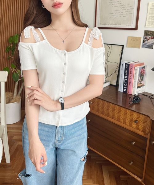 moment+(モーメントプラス)の「オフショルレースリボントップス(Tシャツ/カットソー・レディース・ブルー/イエロー/ブラック/アイボリー/オフホワイト/ピンク・M)」の15枚目の写真