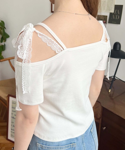 moment+(モーメントプラス)の「オフショルレースリボントップス(Tシャツ/カットソー・レディース・ブルー/イエロー/ブラック/アイボリー/オフホワイト/ピンク・M)」の19枚目の写真