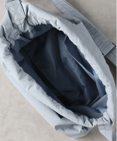 Right-on（ライトオン）の「【HONEYSUCKLE ROSE】ドロストショルダー（ショルダーバッグ・レディース・ブラック/サックスブルー/オフホワイト・ONE SIZE）」の7枚目の写真