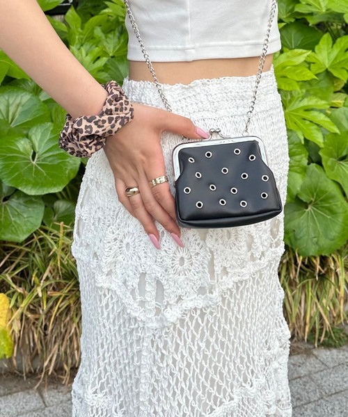 FOREVER 21（フォーエバー トゥエンティーワン）の「【2025SS】がま口ミニショルダー（ショルダーバッグ・レディース・レッド/ブラック・FREE）」の4枚目の写真