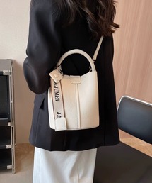 バケツバッグ」に該当するホワイト/白色系のファッション通販