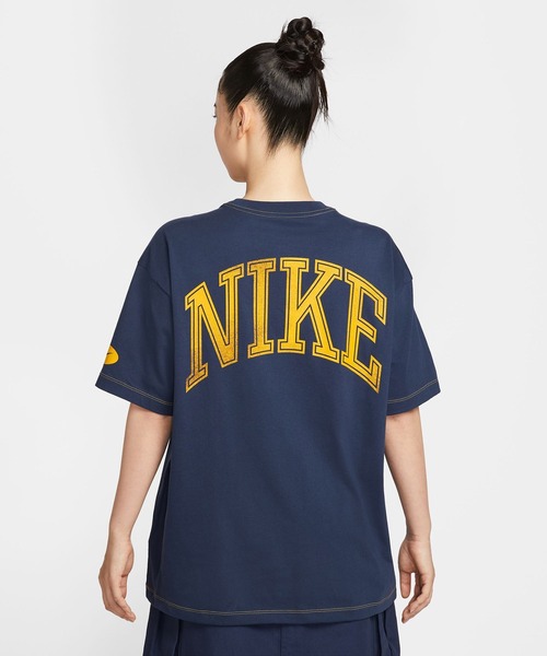 NIKE(ナイキ)の「NIKE AS W NSW STREET SS OS TEE / ナイキ ウィメンズ NSW ストリート OS S/S Tシャツ 【SP】(Tシャツ/カットソー・レディース・ブラック/ホワイト/ネイビー・L/M/S)」の11枚目の写真