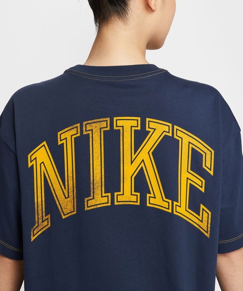 NIKE(ナイキ)の「NIKE AS W NSW STREET SS OS TEE / ナイキ ウィメンズ NSW ストリート OS S/S Tシャツ 【SP】(Tシャツ/カットソー・レディース・ブラック/ホワイト/ネイビー・L/M/S)」の12枚目の写真