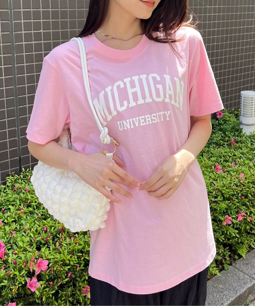 spiritoso(スピリトーゾ)の「【spiritoso】MICHIGAN カレッジTシャツ(Tシャツ/カットソー・レディース・ホワイト系その他2/ブラック系その他/杢グレー/ブラック系その他2/ライトブルー/ネイビー/ロイヤルブルー/ホワイト系その他/グリーン/ピンク/ピンク系その他2・SMALL/MEDIUM/LARGE/X-LARGE)」の10枚目の写真
