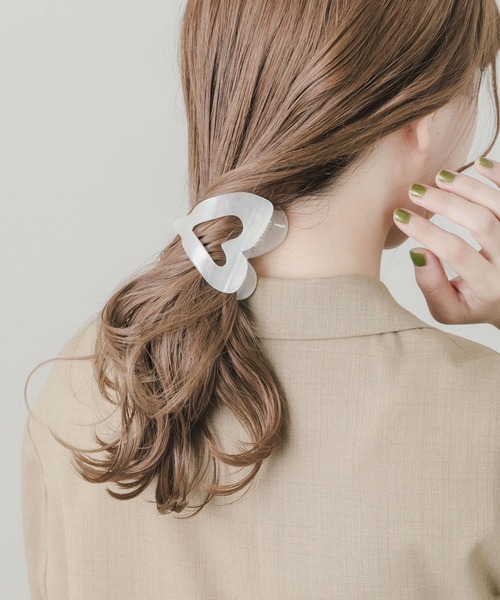 SMELLY（スメリー）の「オープンハートバンス（バレッタ/ヘアクリップ・レディース・ホワイト/グレー・-）」の3枚目の写真