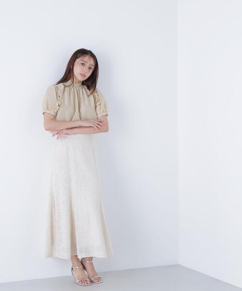 NATURAL BEAUTY BASIC(ナチュラルビューティーベーシック)の「◇シャーリングネックフリルブラウス(シャツ/ブラウス・レディース・イエロー/ブラック/オフホワイト・MEDIUM/SMALL)」の13枚目の写真