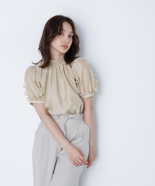 NATURAL BEAUTY BASIC(ナチュラルビューティーベーシック)の「◇シャーリングネックフリルブラウス(シャツ/ブラウス・レディース・イエロー/ブラック/オフホワイト・MEDIUM/SMALL)」の11枚目の写真