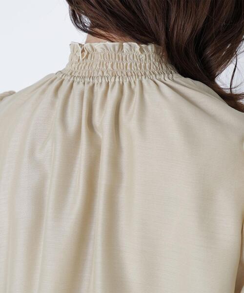 NATURAL BEAUTY BASIC(ナチュラルビューティーベーシック)の「◇シャーリングネックフリルブラウス(シャツ/ブラウス・レディース・イエロー/ブラック/オフホワイト・MEDIUM/SMALL)」の8枚目の写真