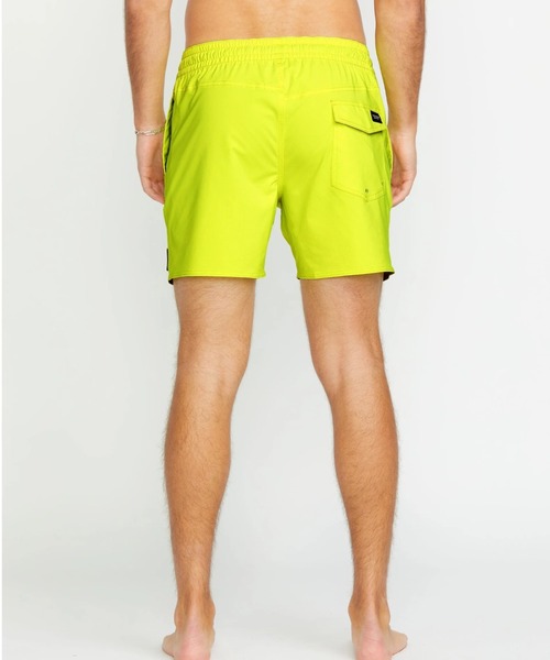 VOLCOM（ボルコム）の「【VOLCOM/ボルコム】Lido Solid Trunks/ウエストゴムストレッチワンポイントサーフトランクス・ボードショーツ・バギーショーツ(水着)（水着・メンズ・ブラック/レッド系その他/イエロー系その他・SMALL/MEDIUM/LARGE）」の15枚目の写真