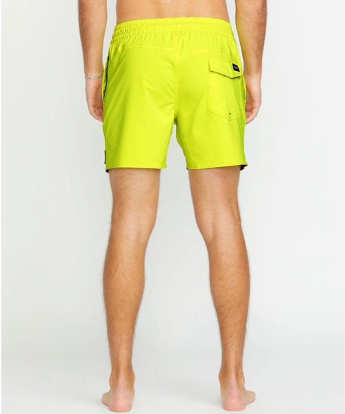 VOLCOM（ボルコム）の「【VOLCOM/ボルコム】Lido Solid Trunks/ウエストゴムストレッチワンポイントサーフトランクス・ボードショーツ・バギーショーツ(水着)（水着・メンズ・ブラック/レッド系その他/イエロー系その他・SMALL/MEDIUM/LARGE）」の16枚目の写真