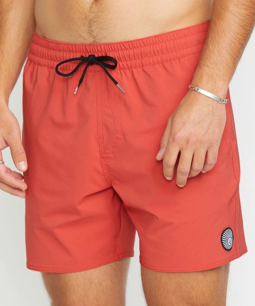VOLCOM（ボルコム）の「【VOLCOM/ボルコム】Lido Solid Trunks/ウエストゴムストレッチワンポイントサーフトランクス・ボードショーツ・バギーショーツ(水着)（水着・メンズ・ブラック/レッド系その他/イエロー系その他・SMALL/MEDIUM/LARGE）」の21枚目の写真