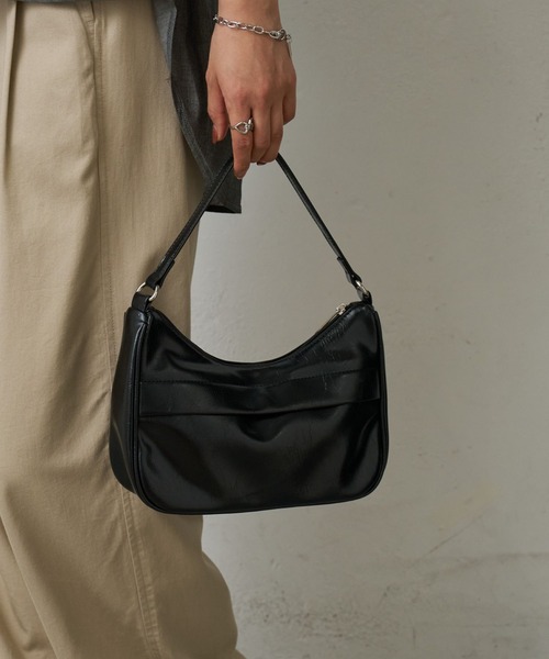 COLONY 2139（コロニートゥーワンスリーナイン）の「ヴィンテージ合皮ワンハンドルバッグ（ハンドバッグ・レディース・レッド/ブラウン/ブラック・FREE）」の2枚目の写真