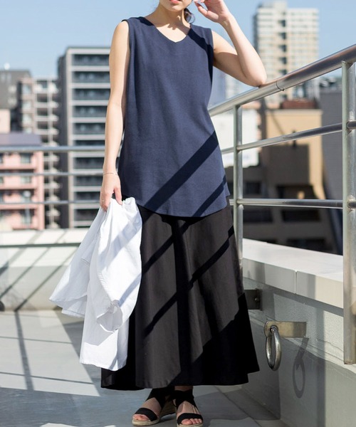 MARAI(マーライ)の「ロング丈 Vネック ワッフルタンクトップ(タンクトップ・レディース・ホワイト/ブラック/パープル/ネイビー/カーキ/オレンジ/杢グレー・LL/4L/L/3L/M)」の14枚目の写真