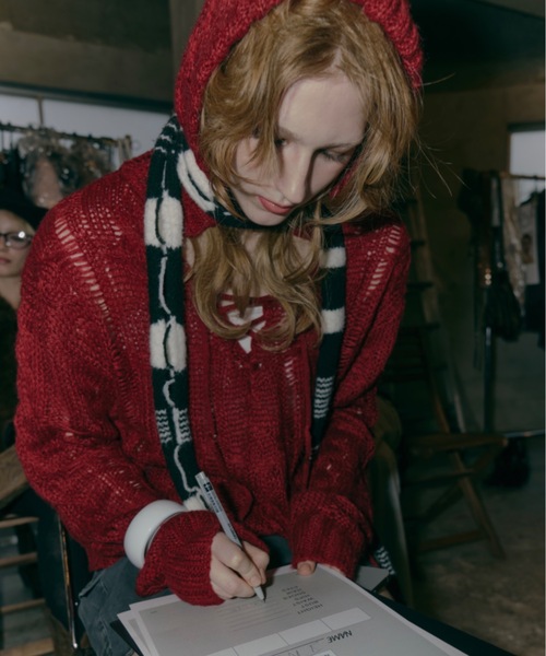 SHAGGIE（シャギー）の「レースアップフーディールーズニット（ニット/セーター・レディース・レッド/ホワイト/ブラック・FREE）」の9枚目の写真