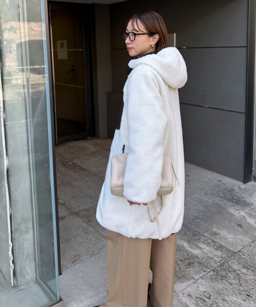 TAION（タイオン）の「◇【WEB限定】【TAION/タイオン】別注ボア×ダウンフードコート(リバーシブル)（ダウンジャケット/コート・レディース・ブラック/ホワイト系その他4/ネイビー・M/S）」の20枚目の写真