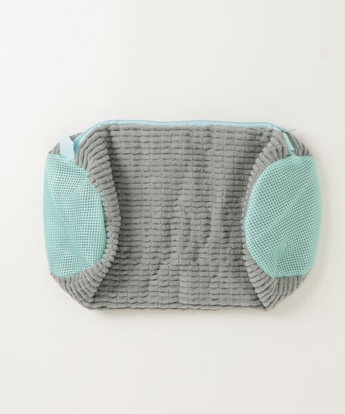 CALIFORNIA OUTFITTERS（カリフォルニア アウトフィッターズ）の「7B33 【洗濯機丸洗いOK】靴用 シューズウォッシュネット マイクロファイバー メッシュネット（ランドリーグッズ・メンズ・グレー・ONESIZE）」の2枚目の写真